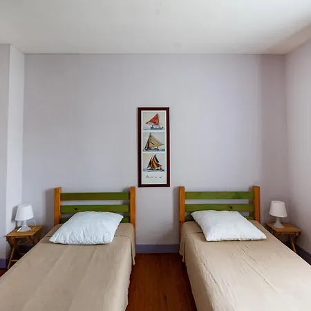 De La Tour סנט-אובן-סור-מר