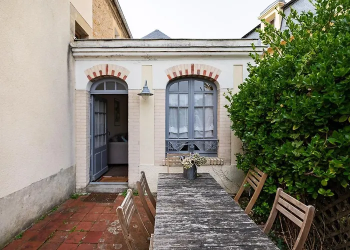 בית נופש De La Tour סנט-אובן-סור-מר