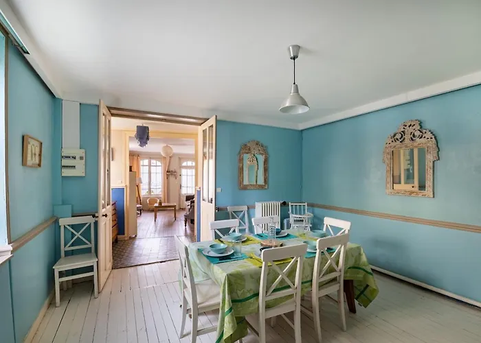 De La Tour סנט-אובן-סור-מר